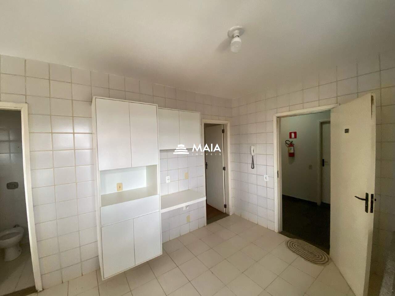 Apartamento para aluguel no Mercês: 