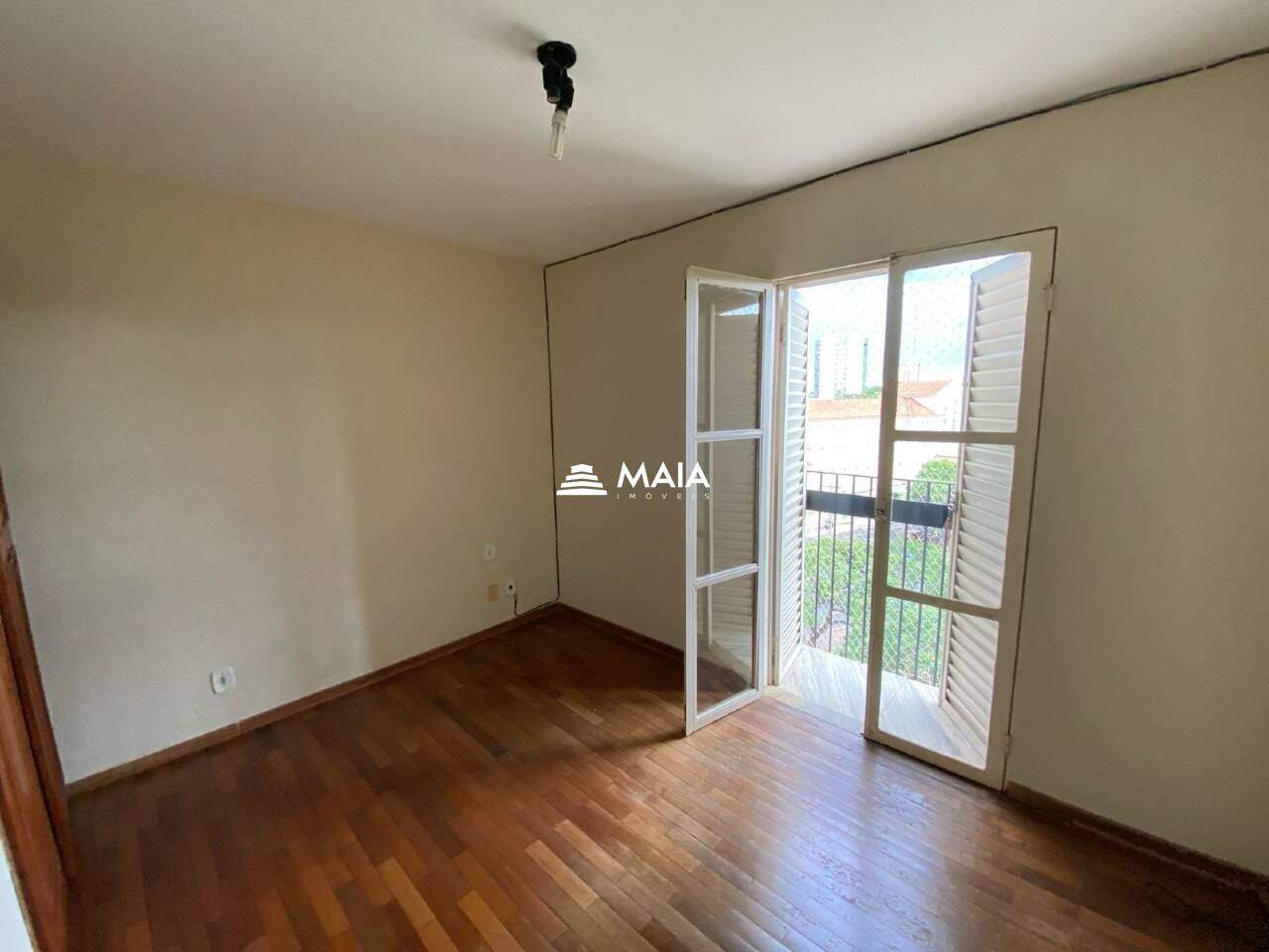 Apartamento para aluguel no Mercês: 