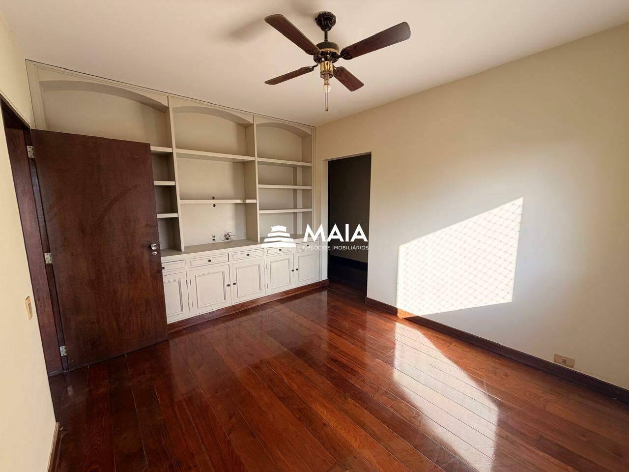 Apartamento para aluguel no Centro: 