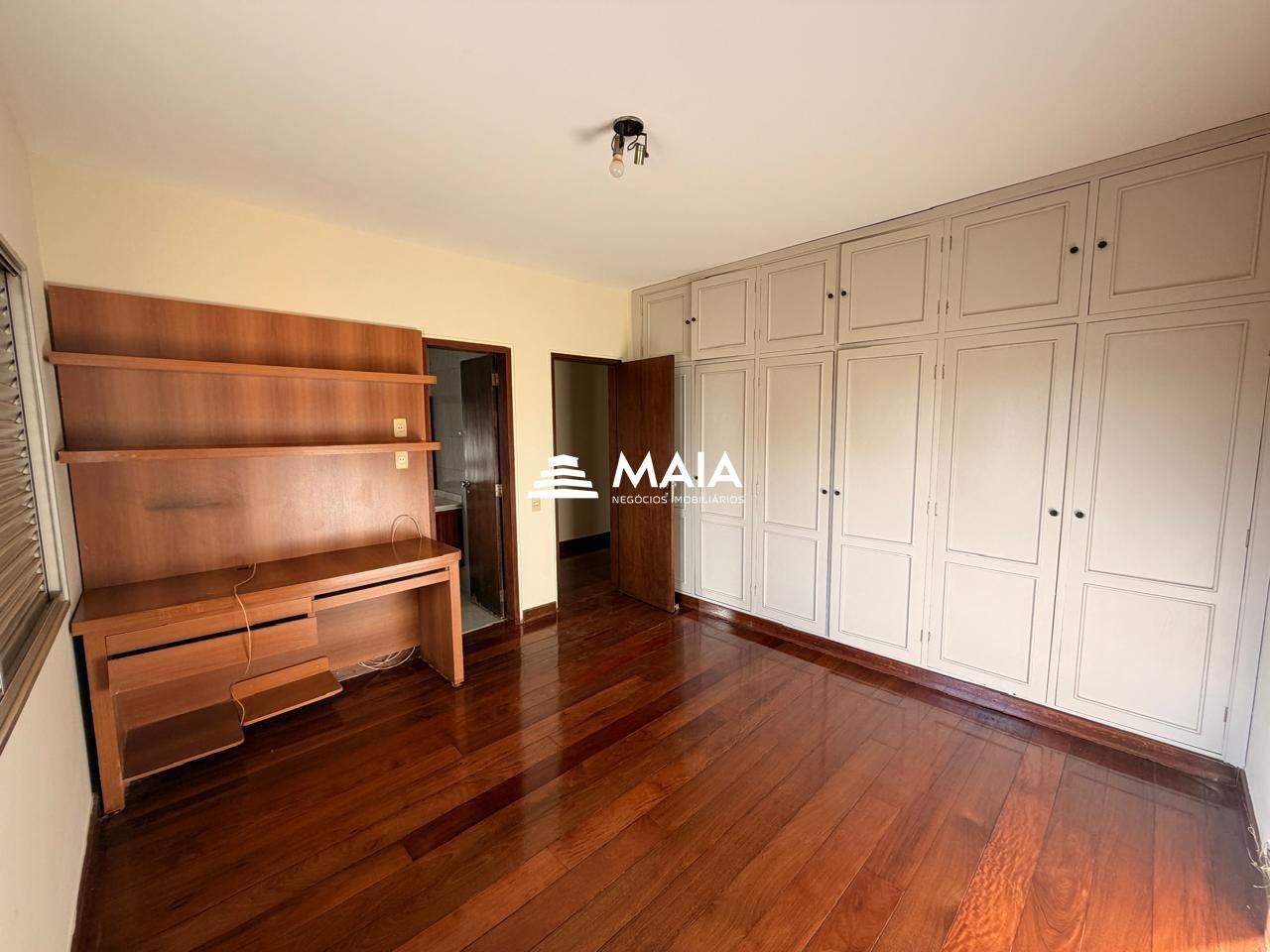 Apartamento para aluguel no Centro: 