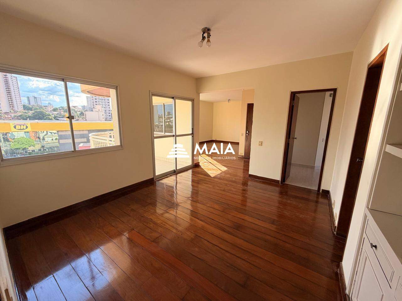 Apartamento para aluguel no Centro: 