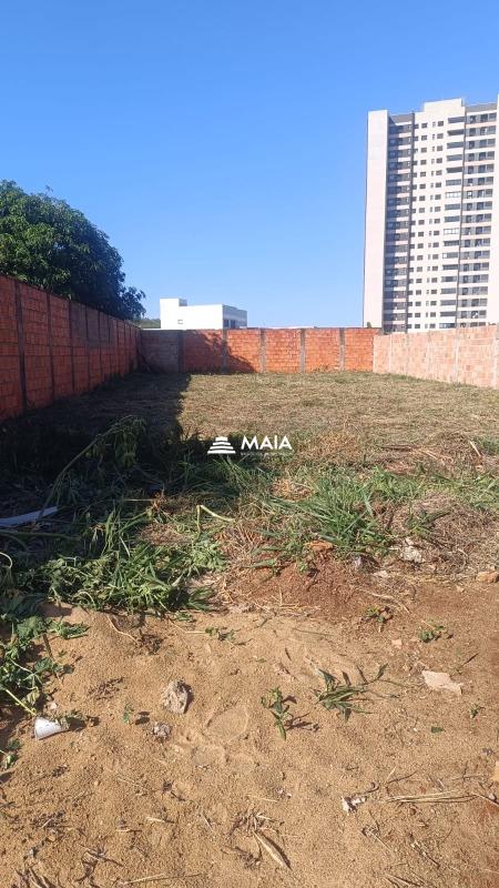 Terreno/Área à venda no Jardim do Lago: 