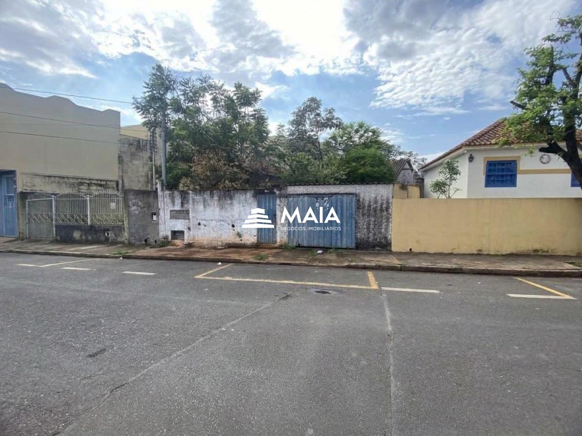 Terreno/Área à venda no São Benedito: 