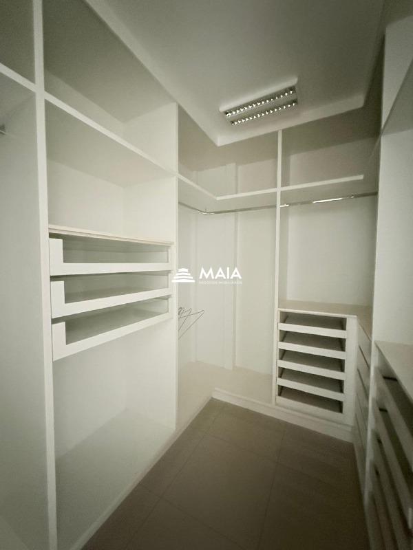Apartamento à venda no Mercês: 
