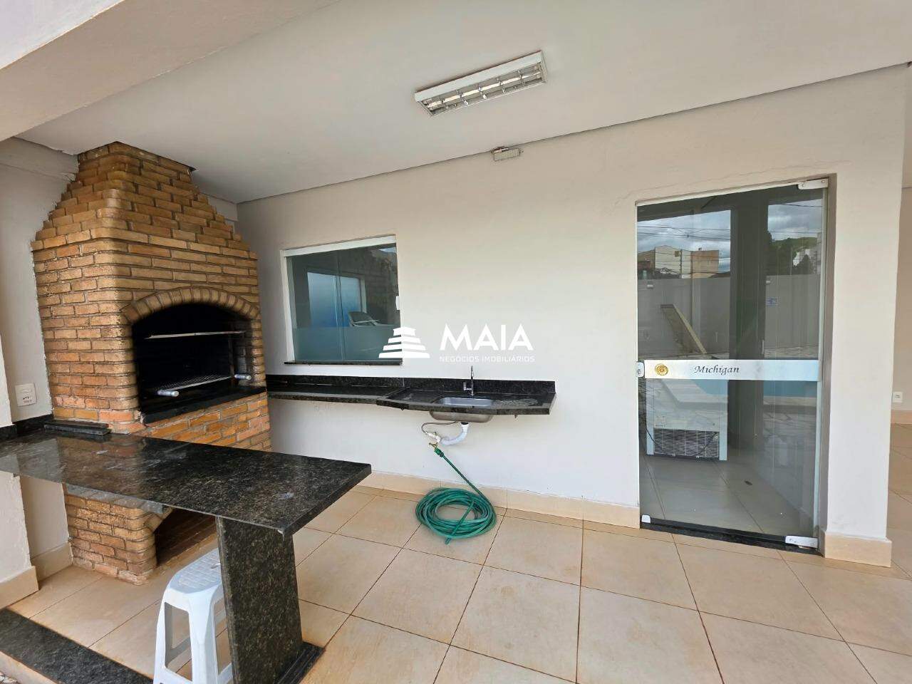 Apartamento para aluguel no Mercês: 