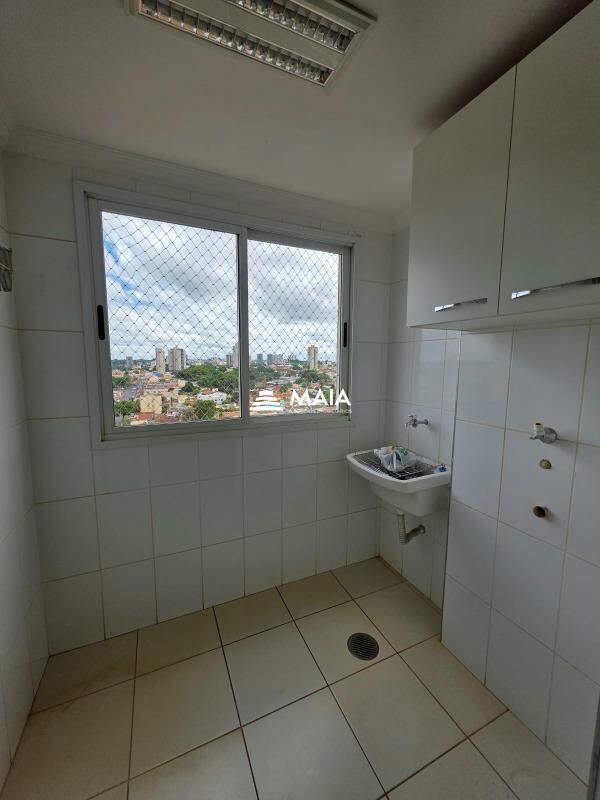 Apartamento para aluguel no Mercês: 