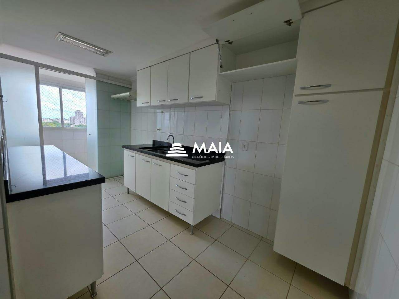Apartamento para aluguel no Mercês: 