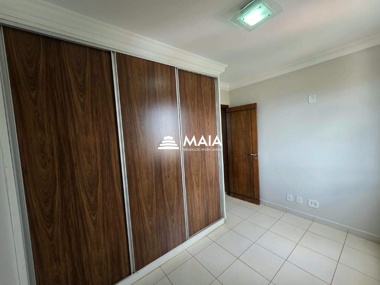 Apartamento para aluguel no Mercês: 