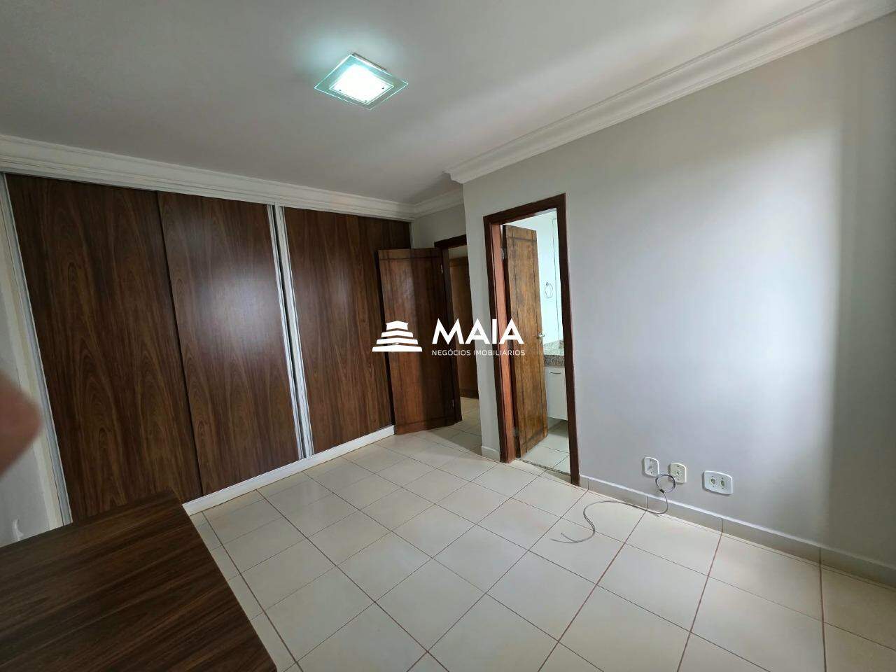 Apartamento para aluguel no Mercês: 
