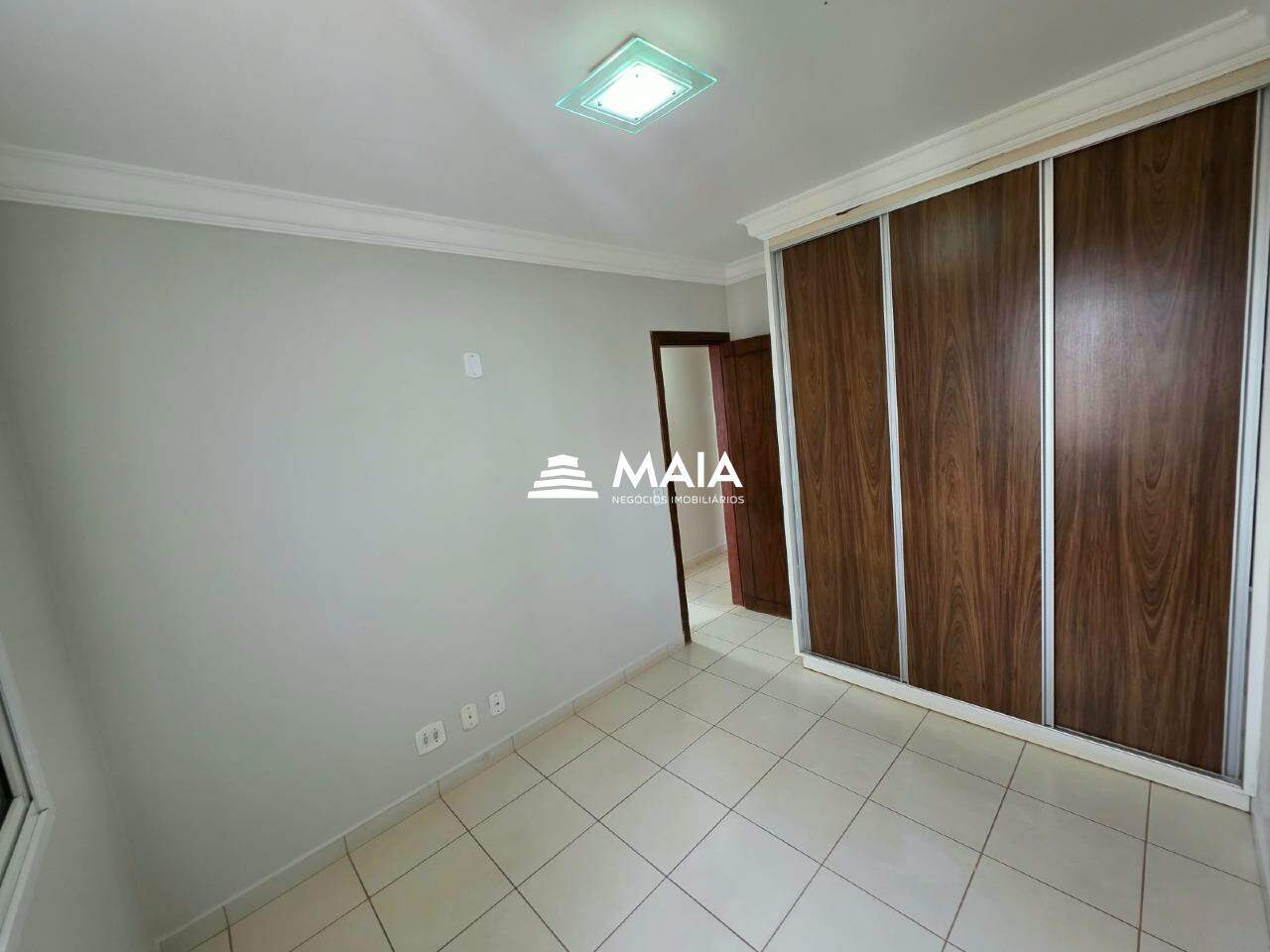Apartamento para aluguel no Mercês: 