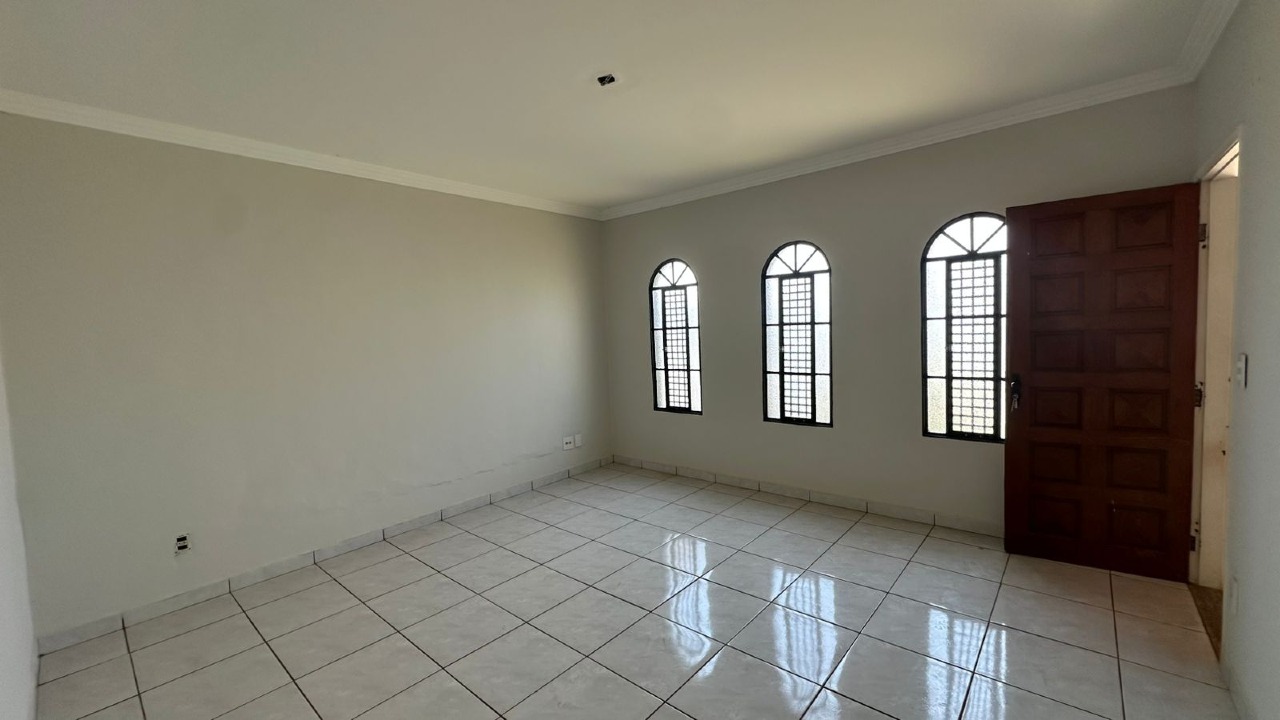 Casa para aluguel no Santa Maria: 