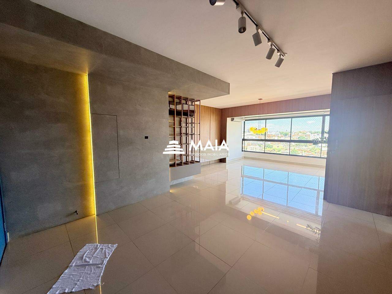 Apartamento à venda no Mercês: 