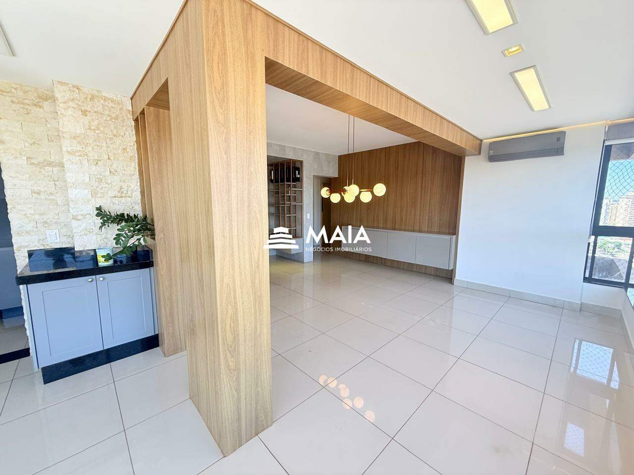 Apartamento à venda no Mercês: 