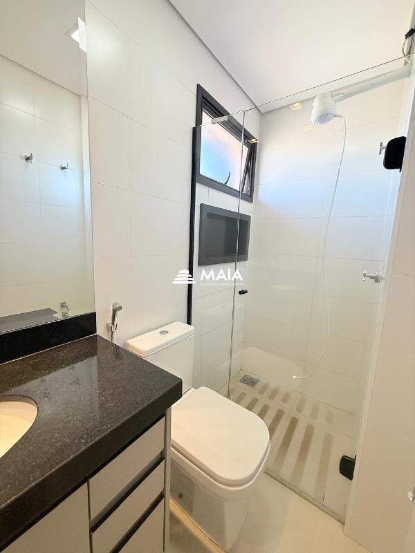 Apartamento à venda no Mercês: 