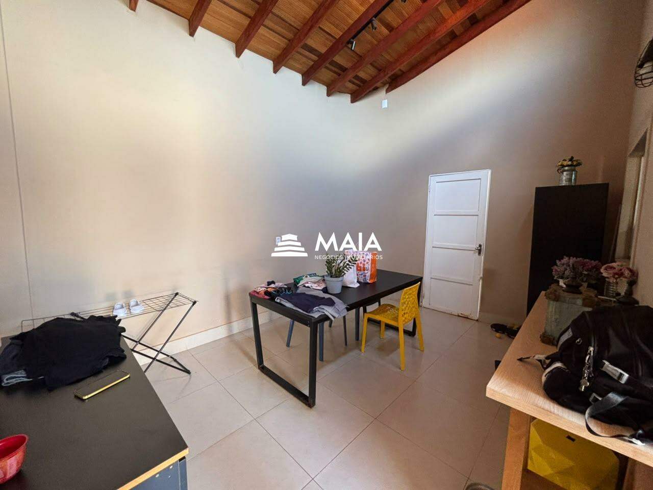 Casa de Condomínio à venda no Portal Beija Flor: 