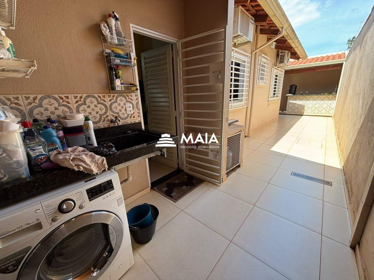 Casa de Condomínio à venda no Portal Beija Flor: 