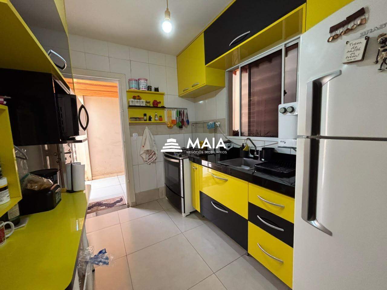 Casa de Condomínio à venda no Portal Beija Flor: 