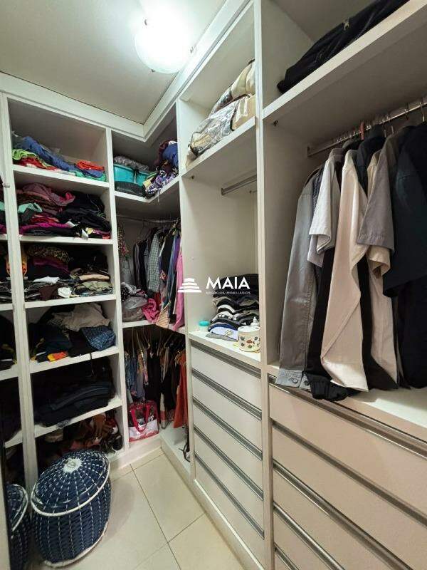 Casa de Condomínio à venda no Portal Beija Flor: 