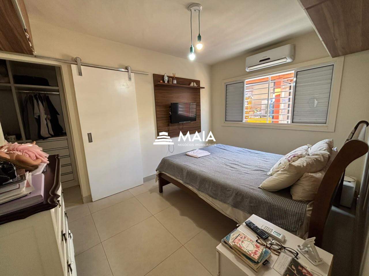 Casa de Condomínio à venda no Portal Beija Flor: 