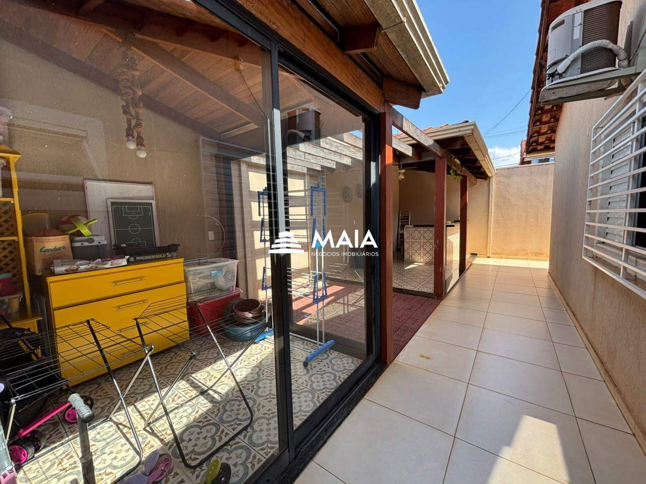 Casa de Condomínio à venda no Portal Beija Flor: 