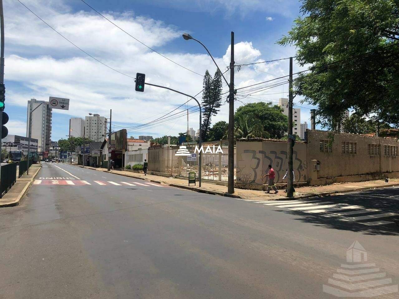 Terreno/Área para aluguel no Mercês: 