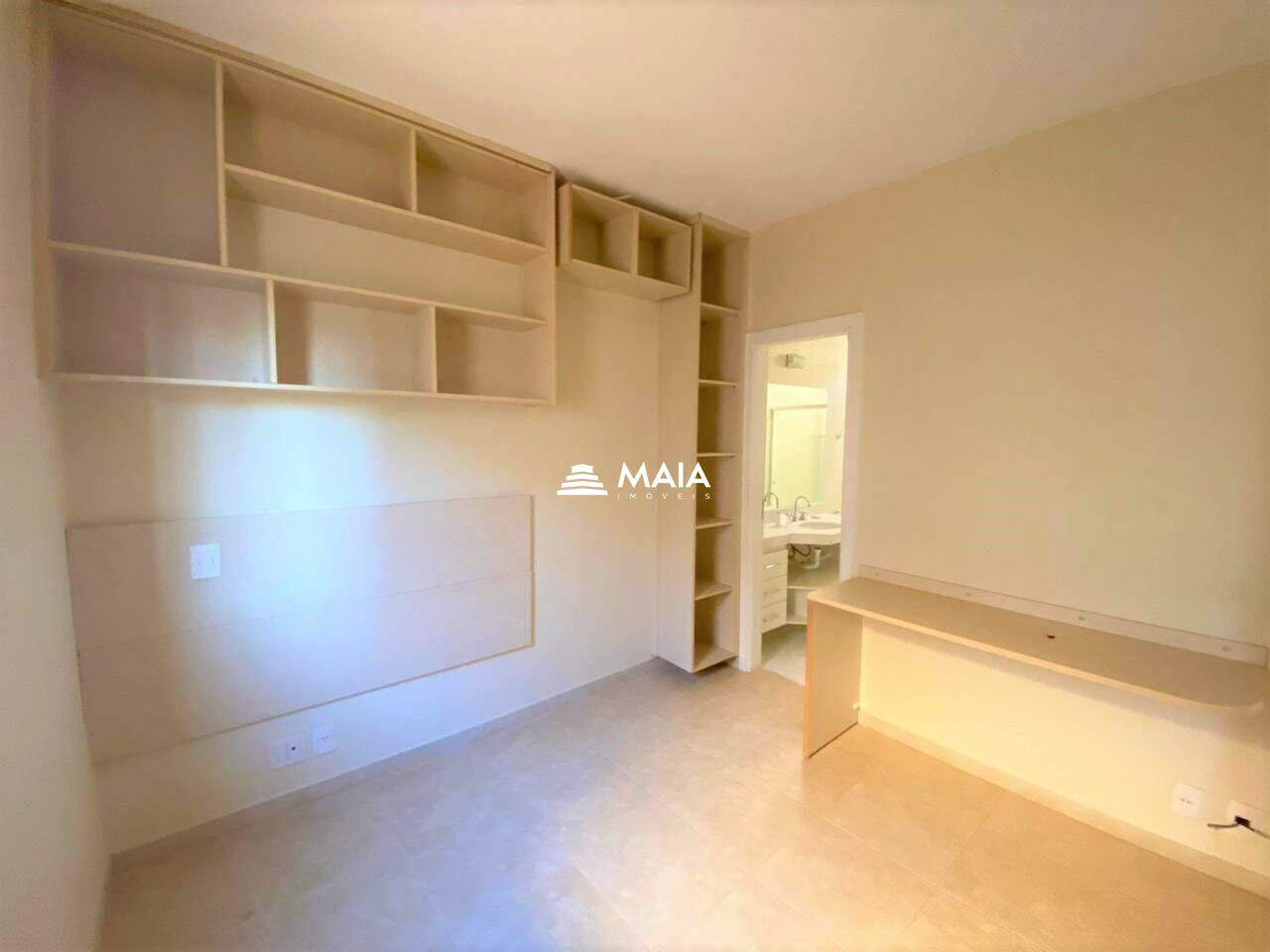 Apartamento à venda no Mercês: 