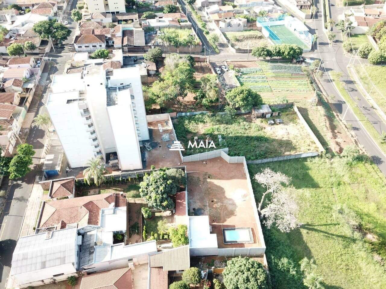 Terreno/Área à venda no Fabrício: 