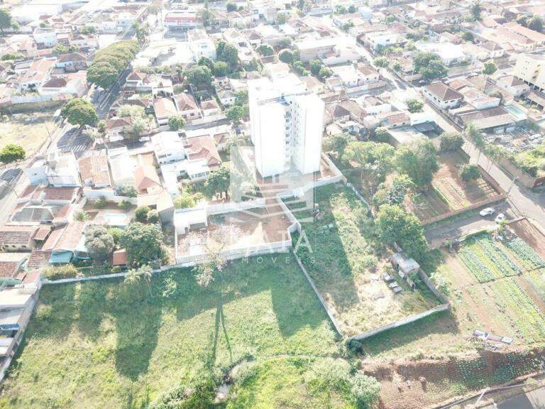 Terreno/Área à venda no Fabrício: 