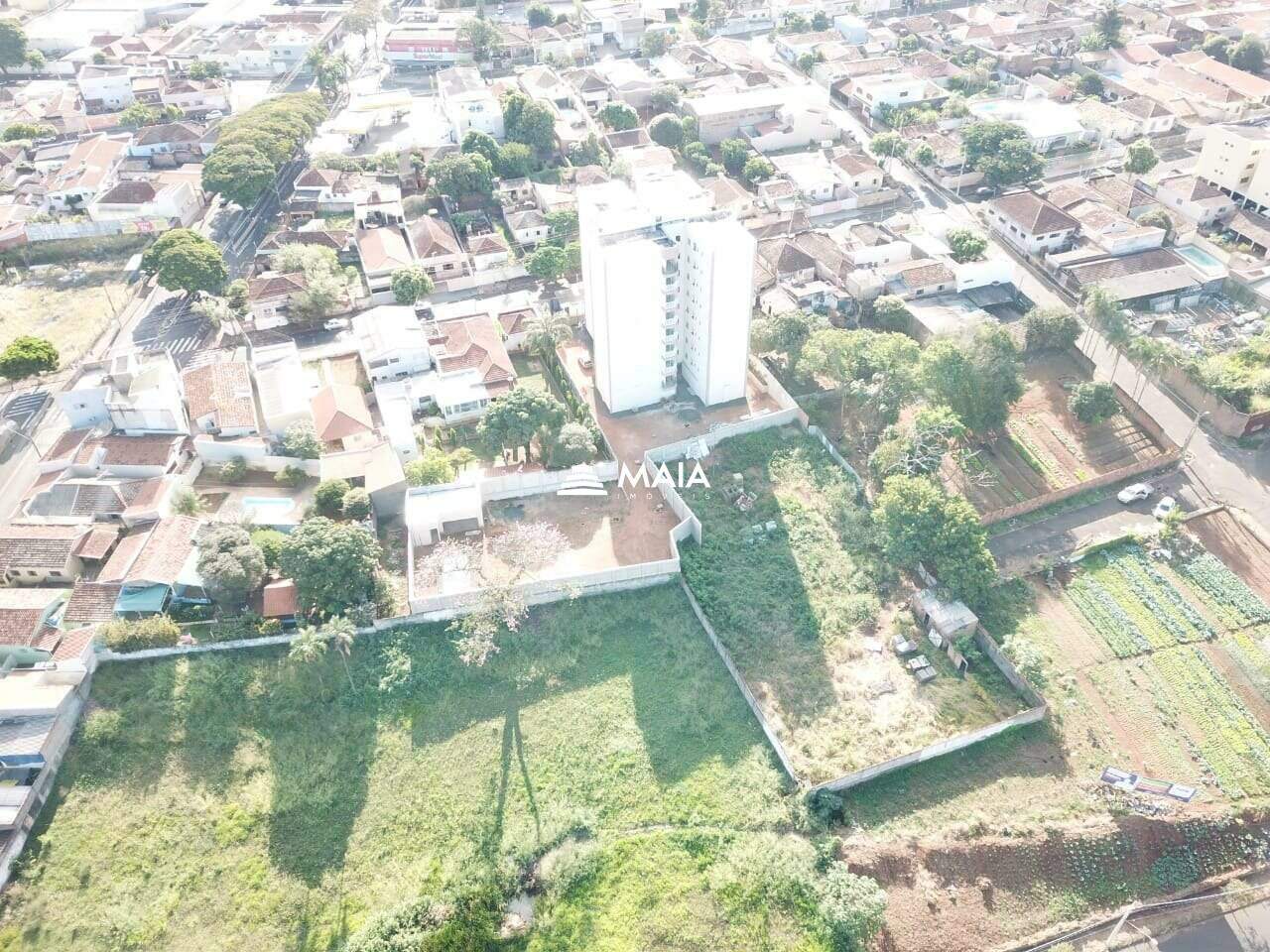 Terreno/Área à venda no Fabrício: 