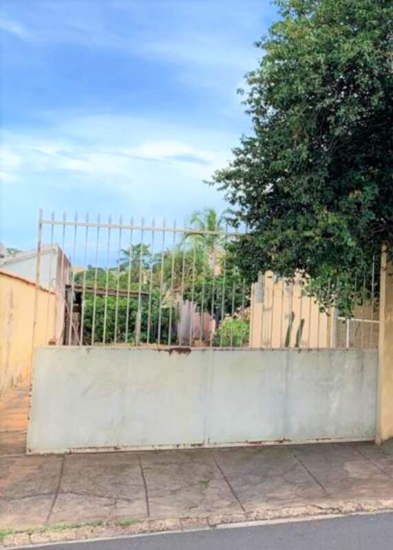 Terreno/Área à venda no Santa Maria: 