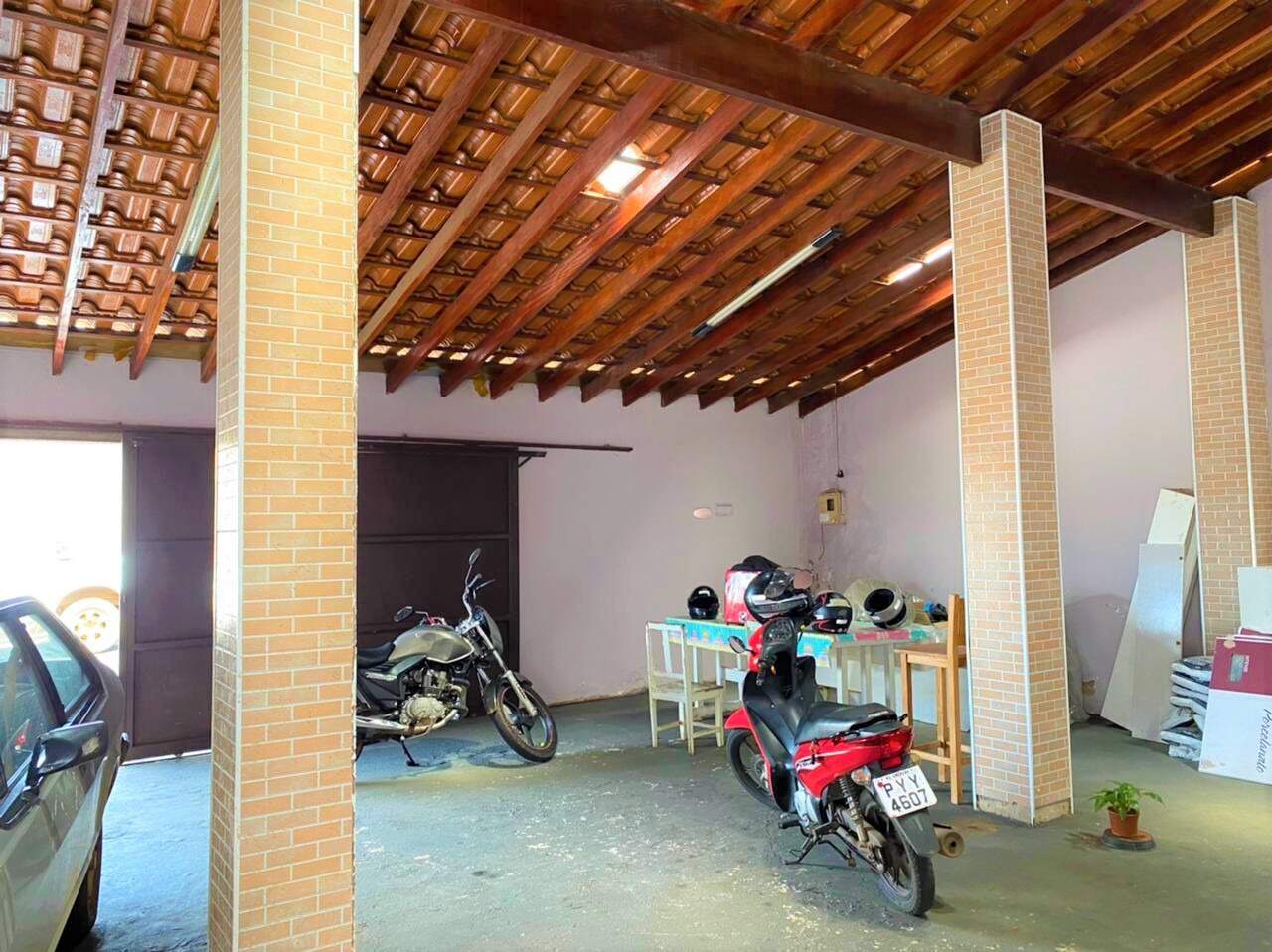 Casa à venda no Beija Flor: 
