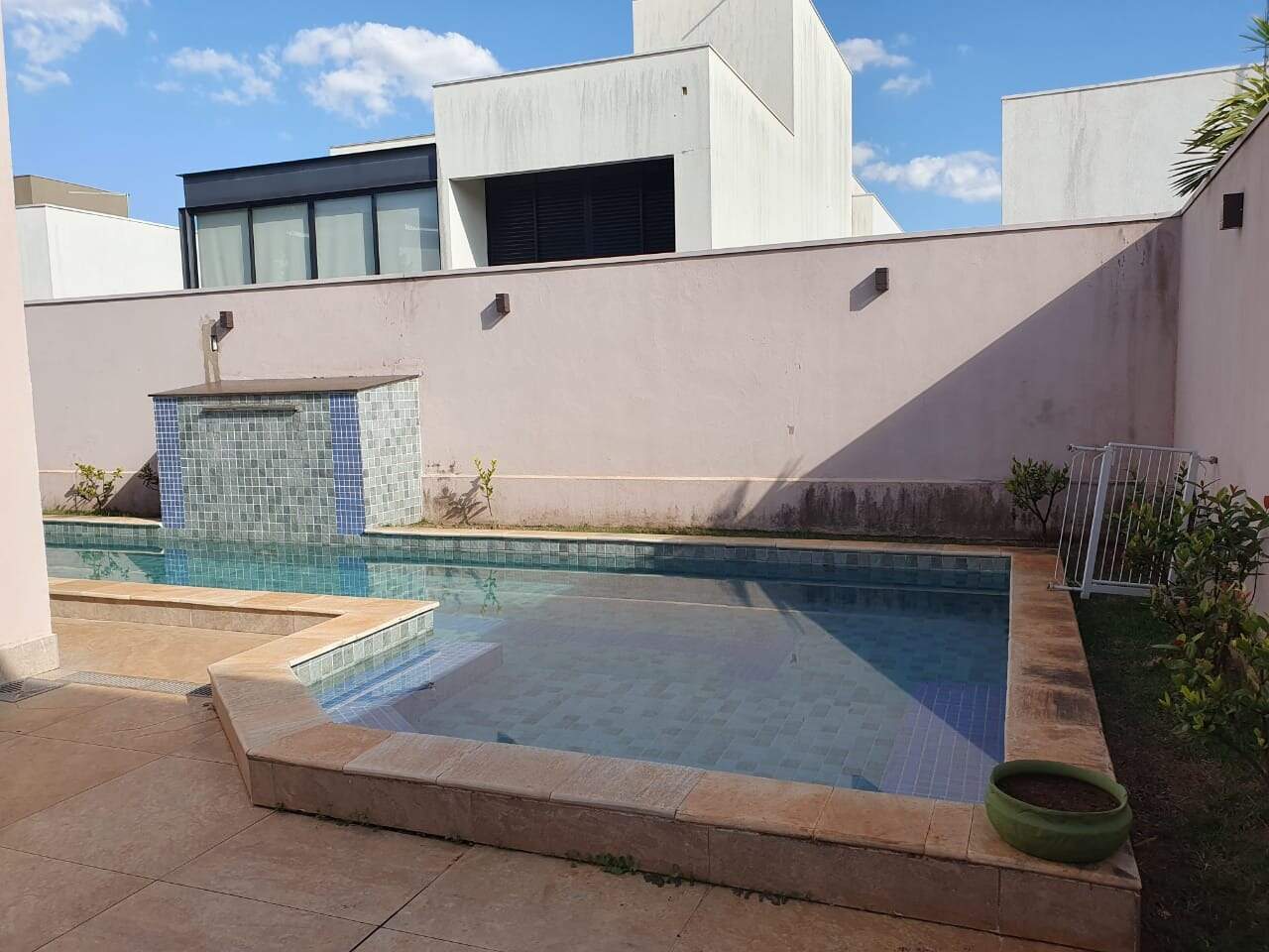 Casa à venda no Condomínio Damha II