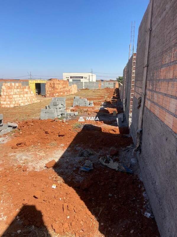 Terreno/Área à venda no Jardim Itália: 