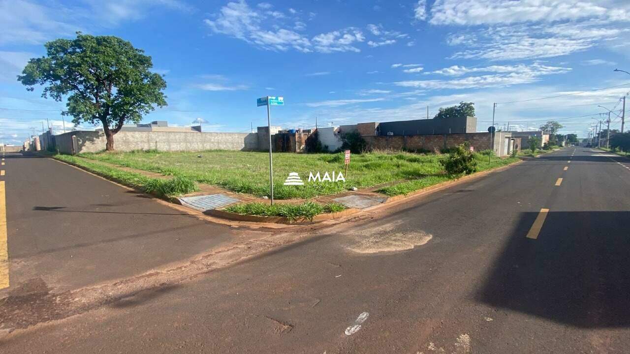 Terreno/Área à venda no Parque das Laranjeiras II: 