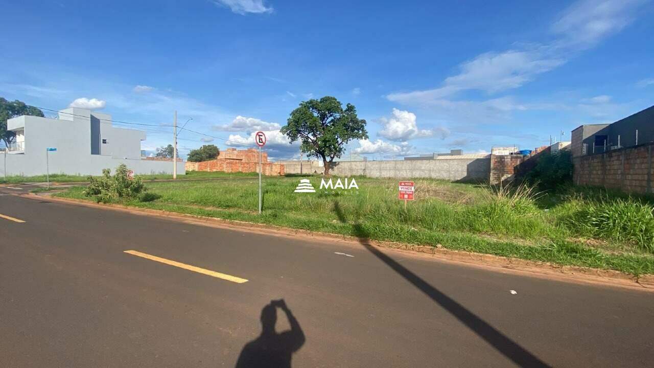 Terreno/Área à venda no Parque das Laranjeiras II: 