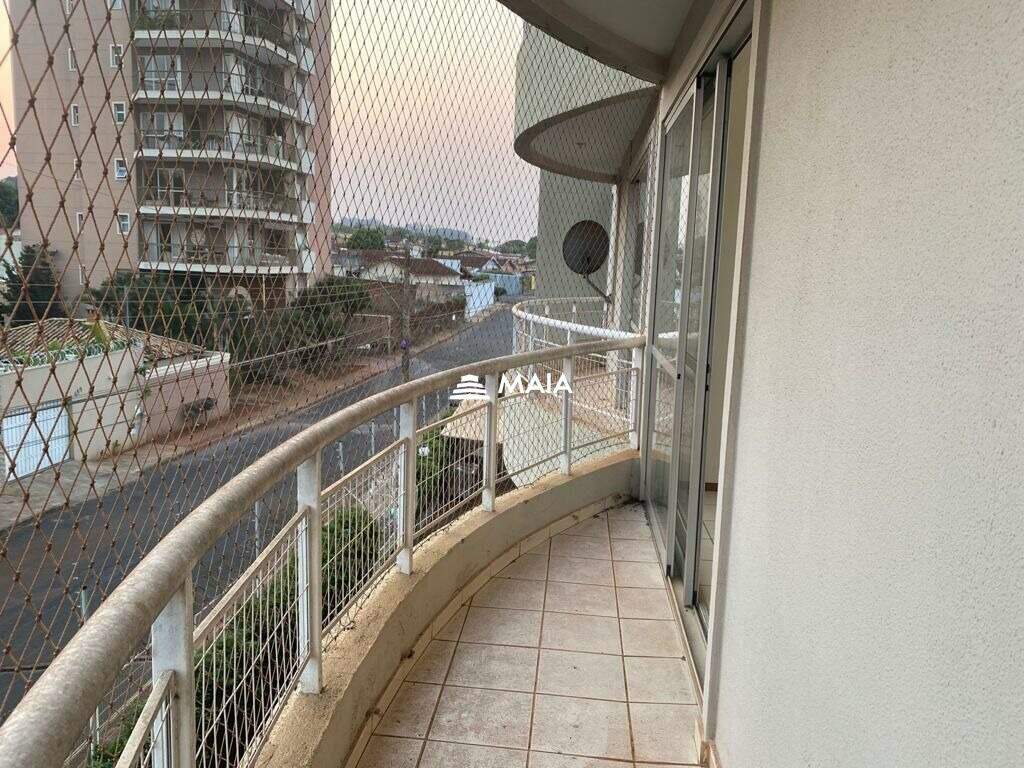 Apartamento à venda no Mercês: 