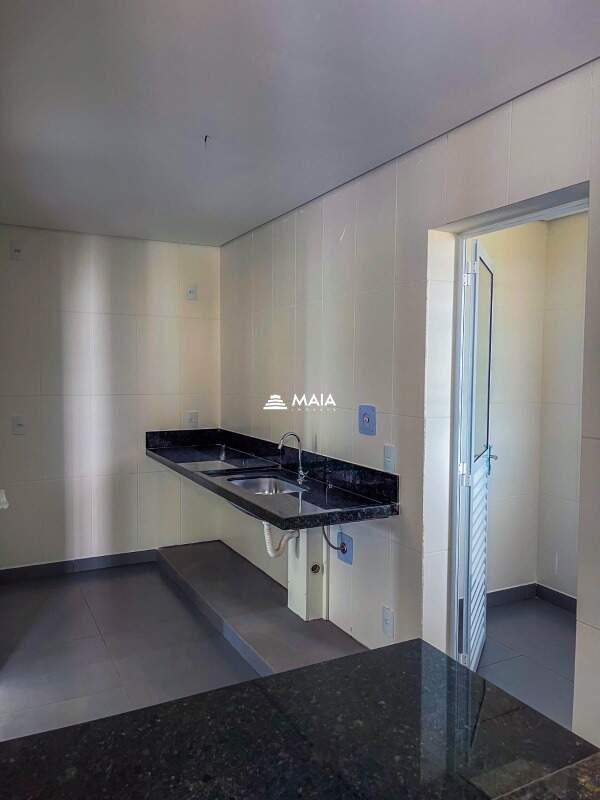 Apartamento à venda no Mercês: 