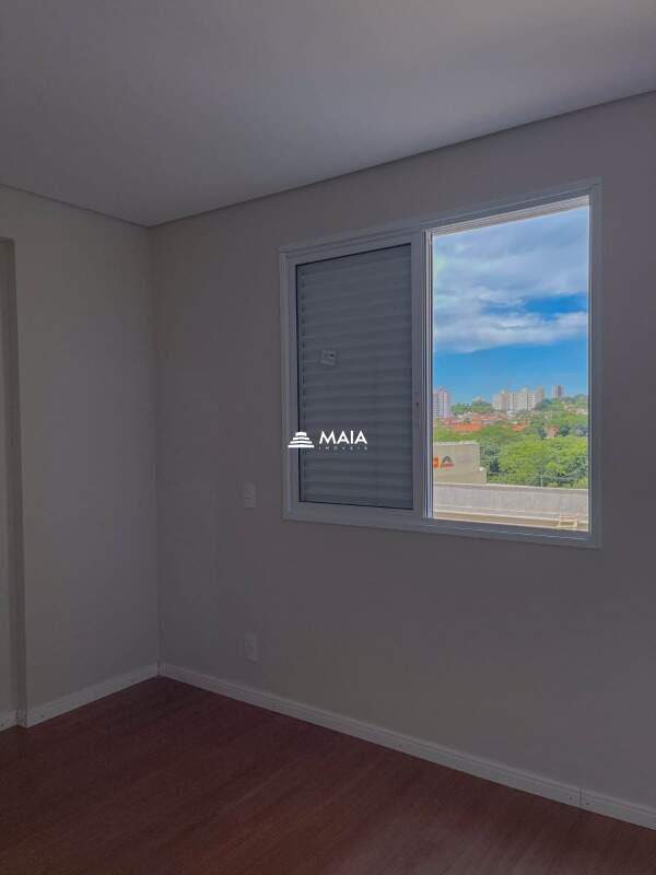 Apartamento à venda no Mercês: 