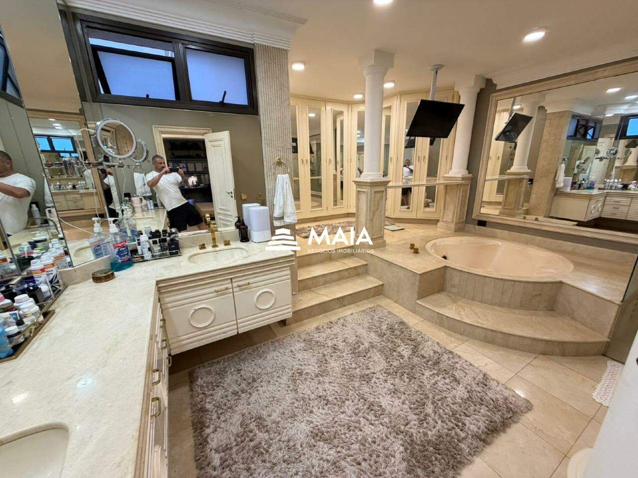 Apartamento à venda no Mercês: 