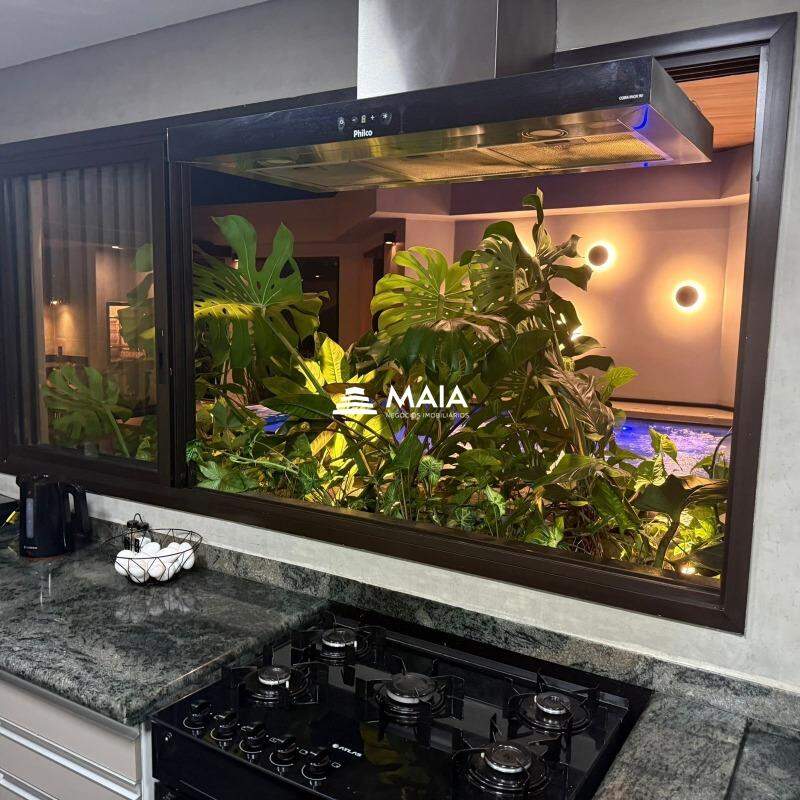 Apartamento à venda no Mercês: 