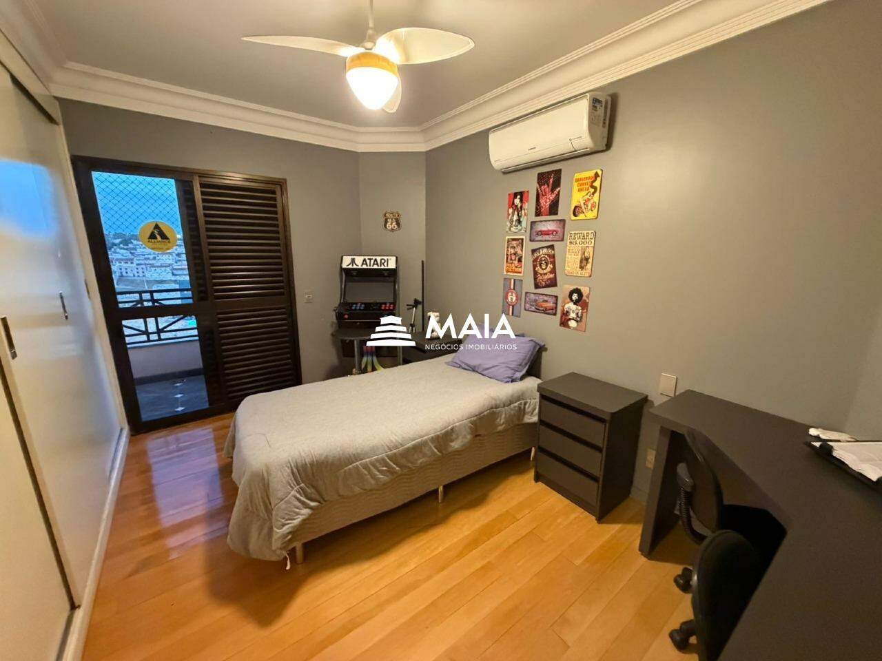 Apartamento à venda no Mercês: 