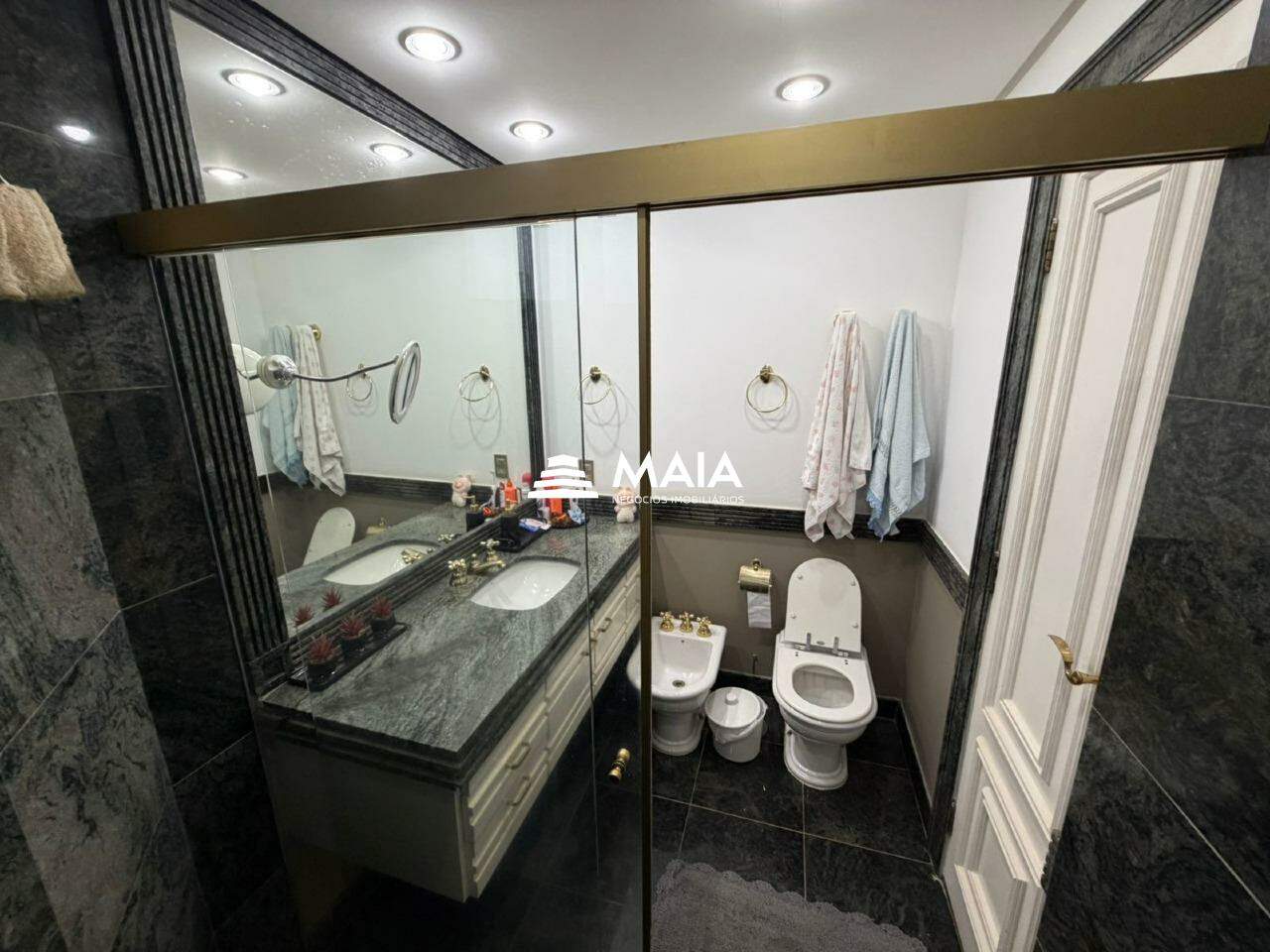 Apartamento à venda no Mercês: 