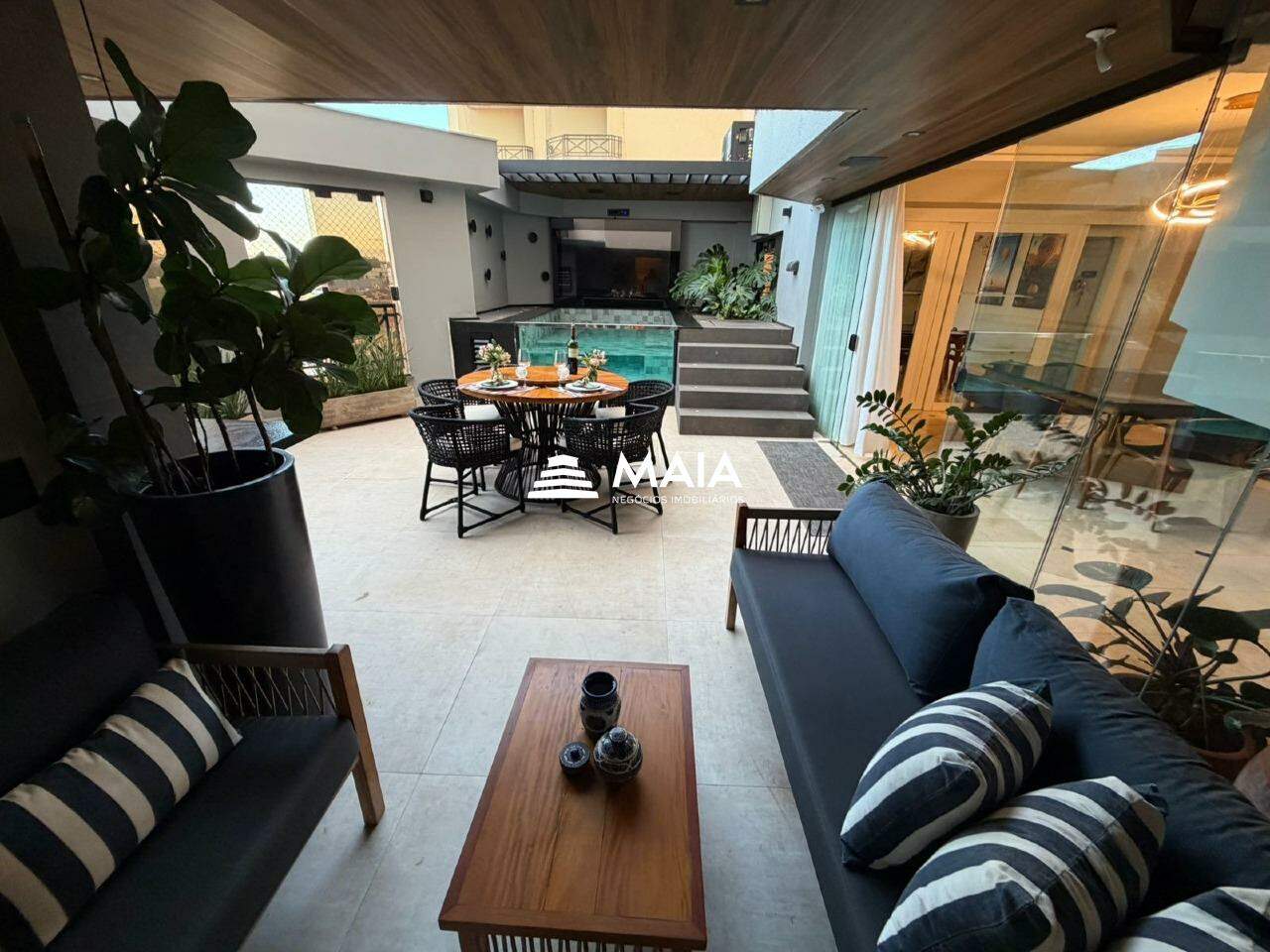 Apartamento à venda no Mercês: 