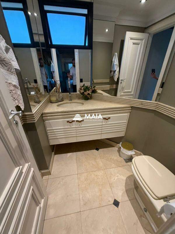 Apartamento à venda no Mercês: 