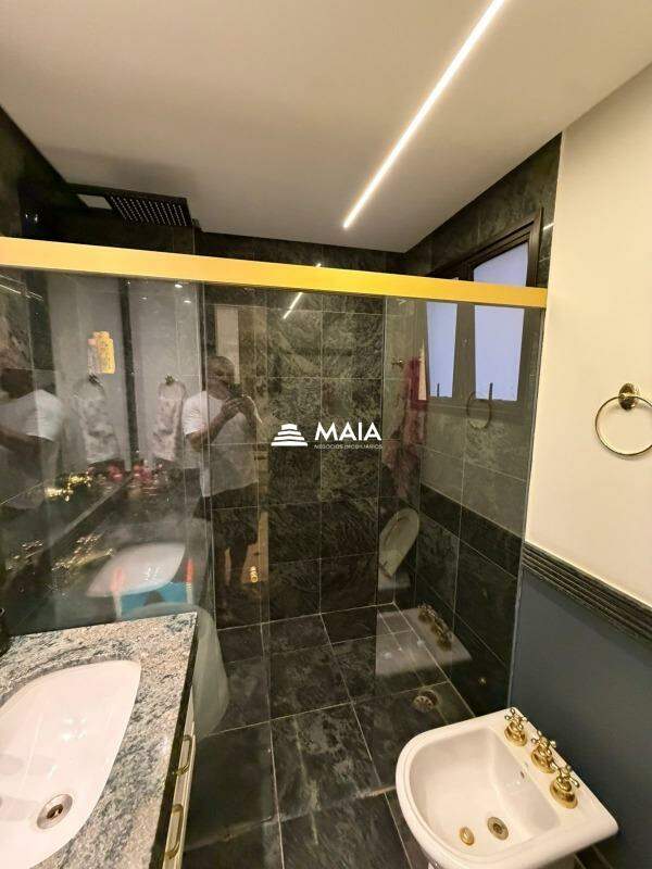 Apartamento à venda no Mercês: 