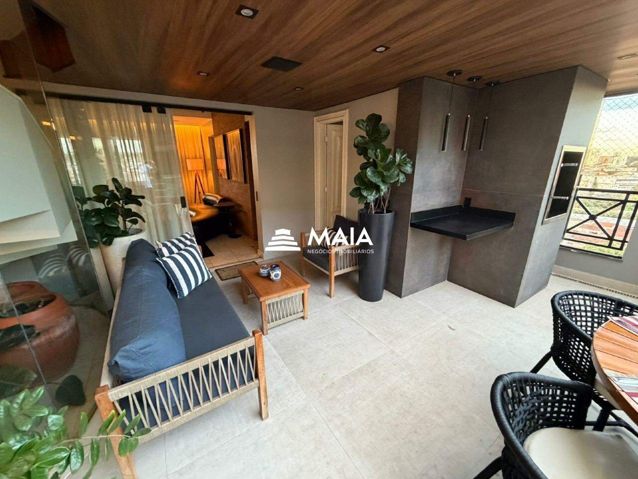 Apartamento à venda no Mercês: 