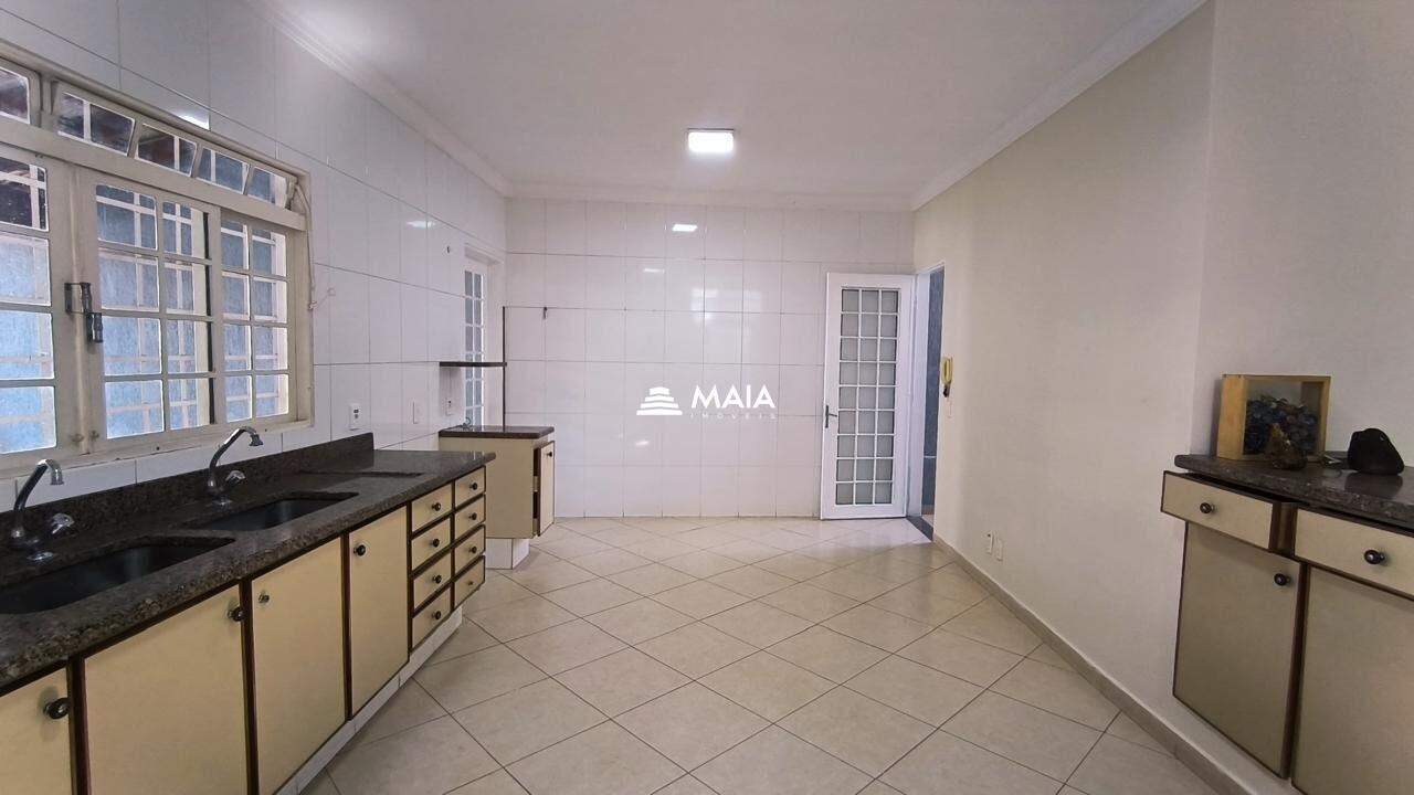 Casa à venda no Mercês: 