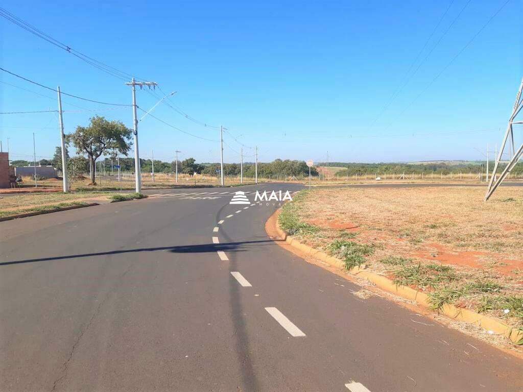 Terreno/Área à venda no Parque das Laranjeiras: 