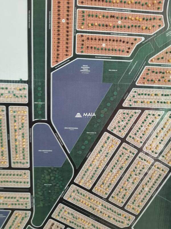 Terreno/Área à venda no Parque das Laranjeiras: 