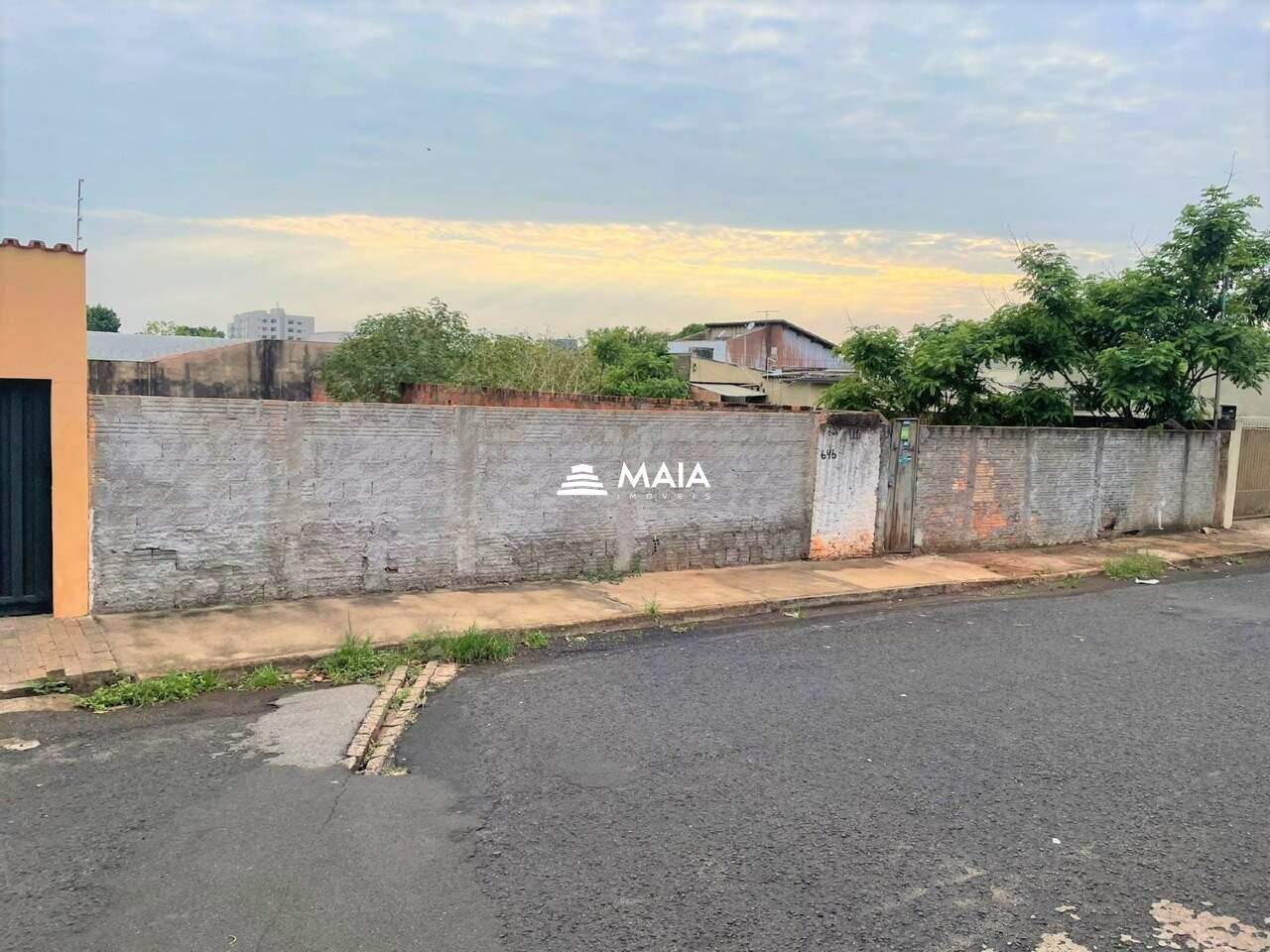 Terreno/Área à venda no Santa Maria: 